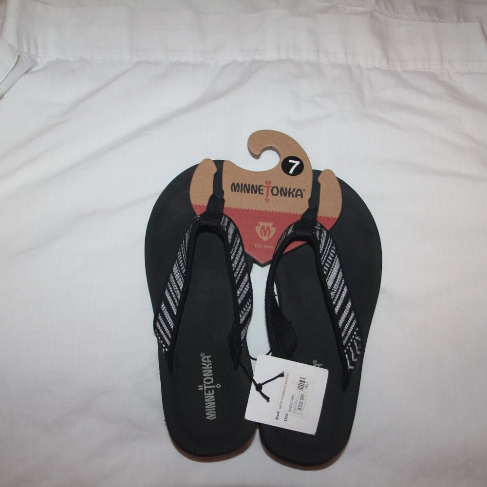 Minnetonka Sandals black & white. Size 7. New with tags. - Picture 4 of 7